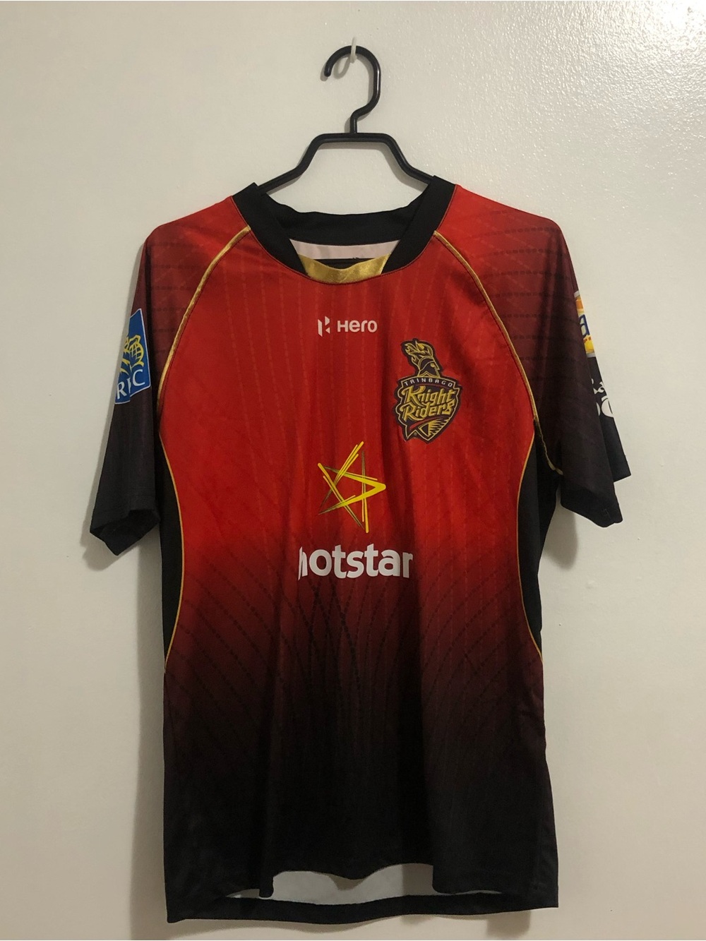 Source Unknown Red and Black Knight Riders Short Sleeve Shirt